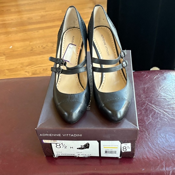 Adrienne Vittadini Black Double Strap Heels - Picture 10 of 11